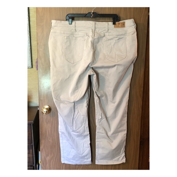 Khaki Riders - Picture 5 of 5